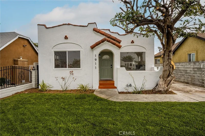 1911 W 65th