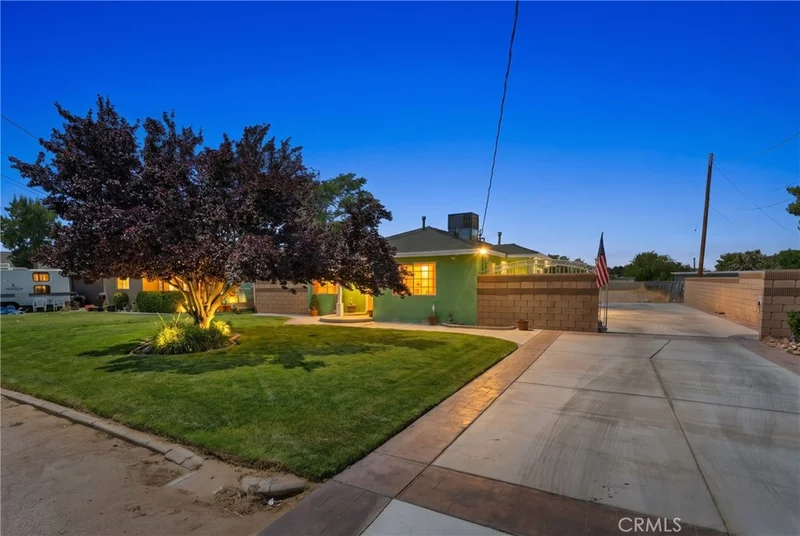 Photo 2 of 3333 W Avenue L4