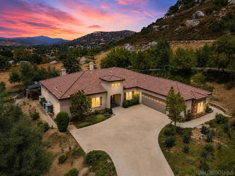 1485 Santa Fe Hills