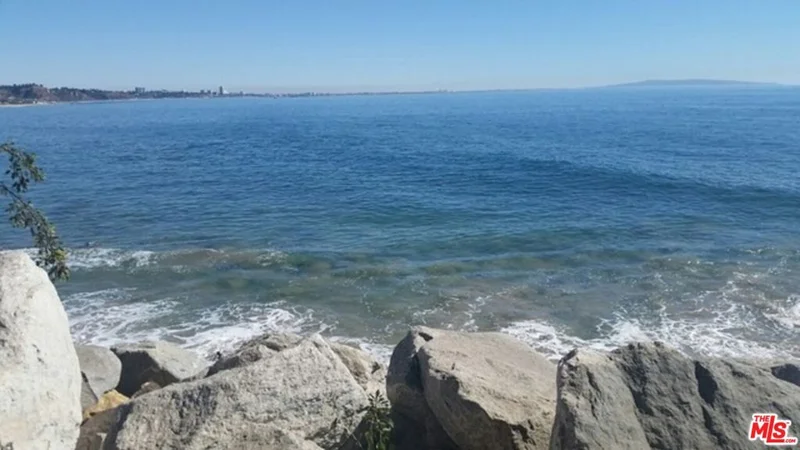 18429 Pacific Coast Highway