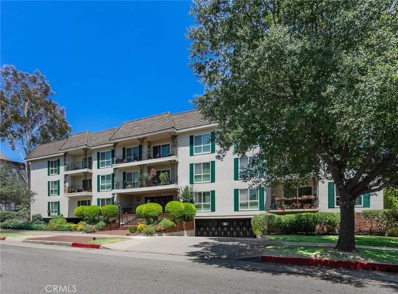 380 S Euclid 105, Pasadena, CA 91101