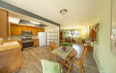 10304 E Avenue S 12