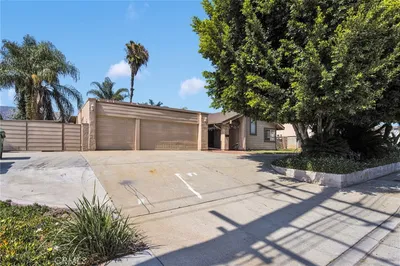 1087 Baseline Road photo 2