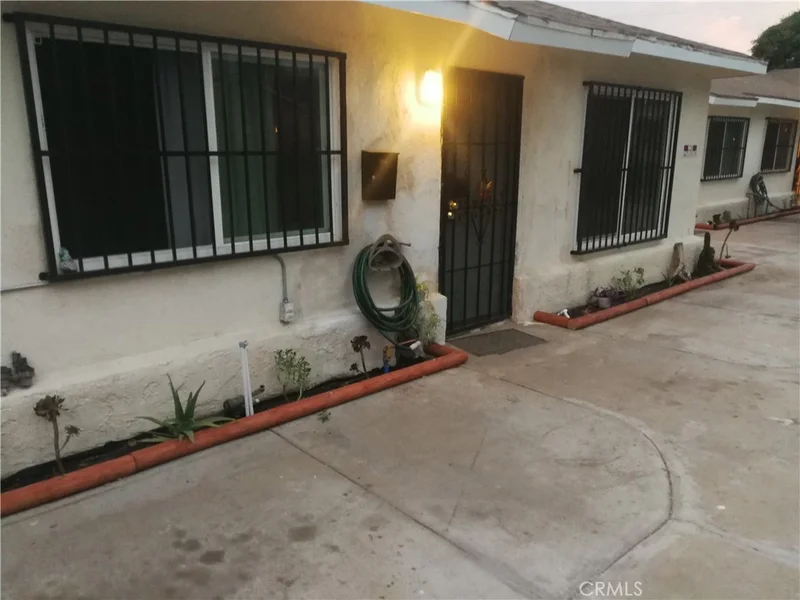 1364 Bell Street photo 2
