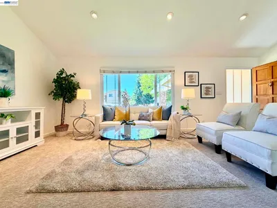 3247 Ensenada Dr