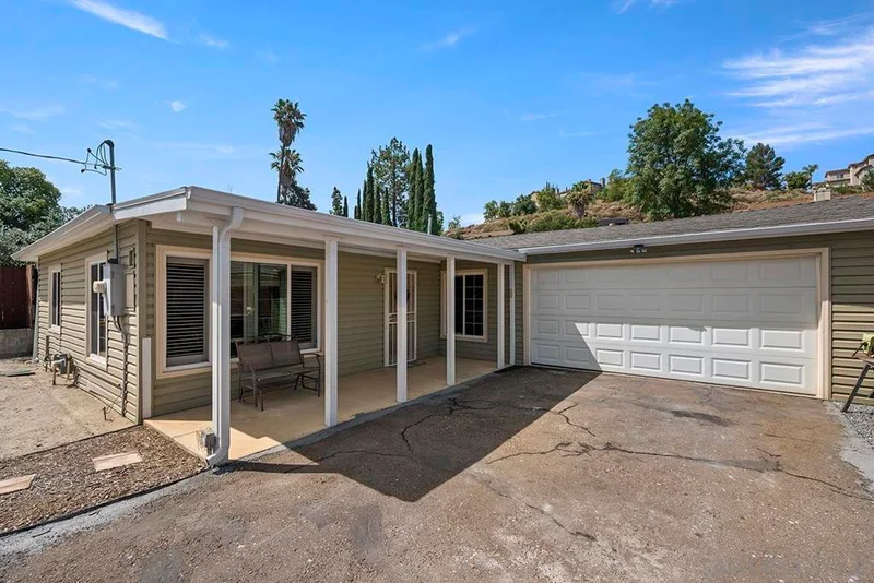 1157 Via Loma Vista