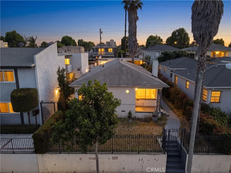 1936 20th, Santa Monica, CA 90404