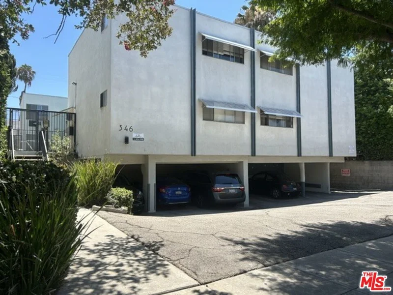Photo 2 of 346 S Van Ness Avenue 10