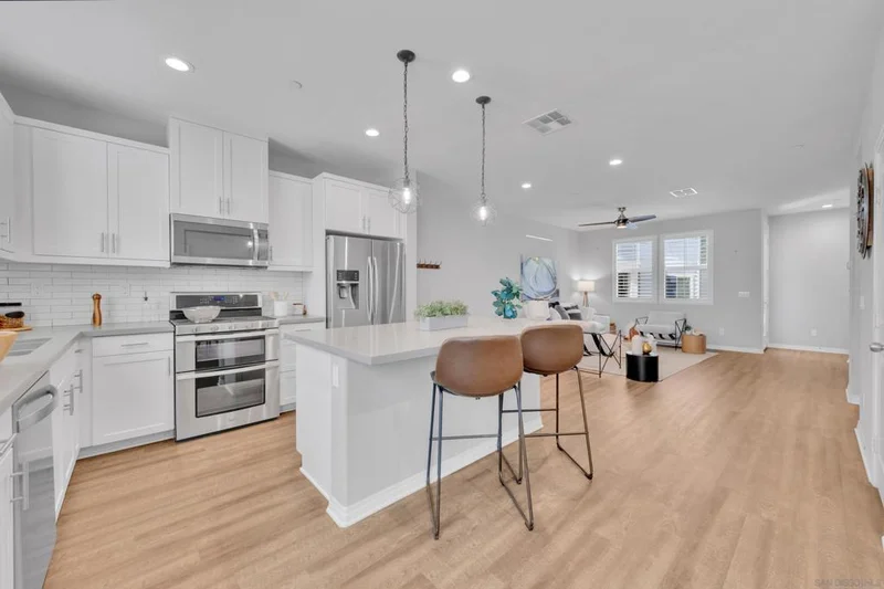 504 Hummingbird, Imperial Beach, CA 91932