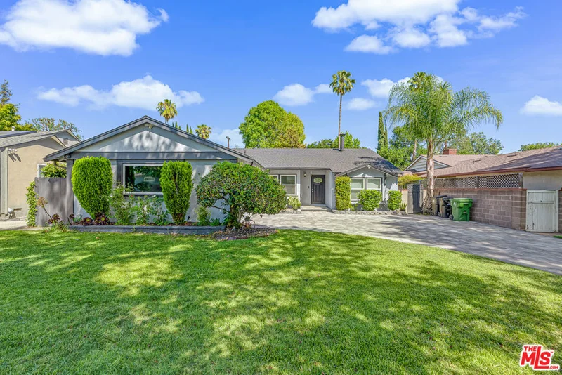 6626 Burnet Avenue photo 2