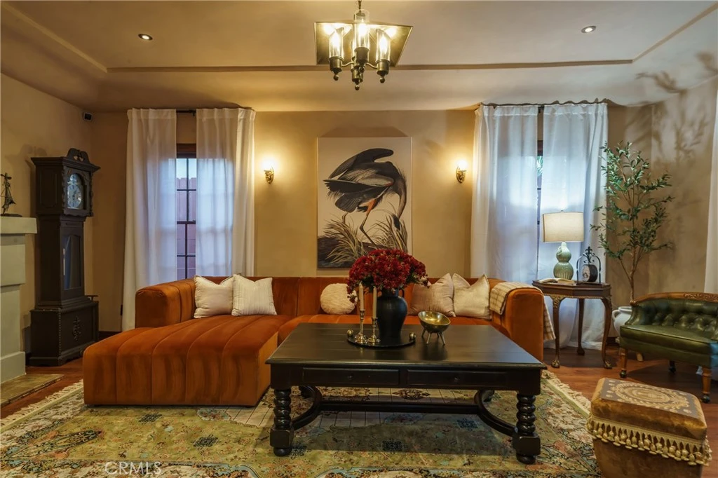 Interior 3