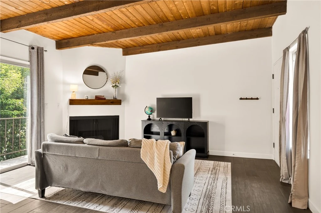 Interior 3