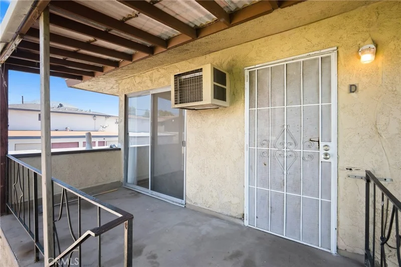 1234 W Rosewood Court D photo 2
