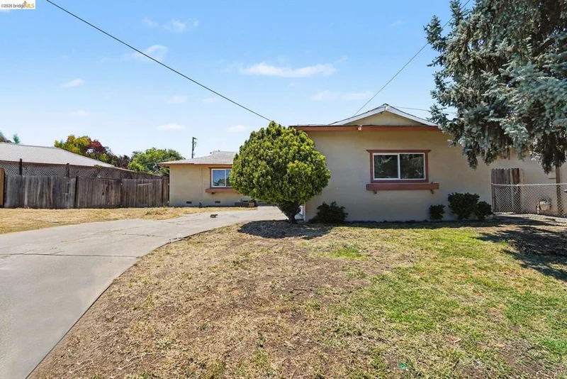 2467 Tanager Cir