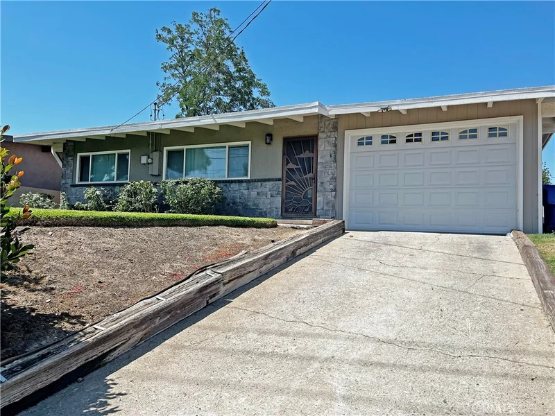 10035 Campbell, Riverside, CA 92503