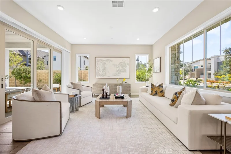 161 Scale, Irvine, CA 92618