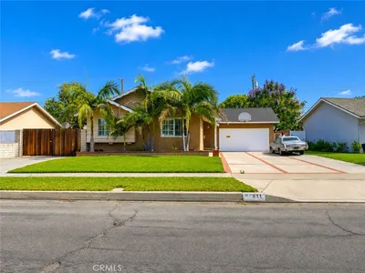 811 E Saint James Avenue photo 2