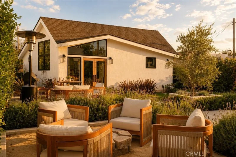 2137 Santa Ynez Street