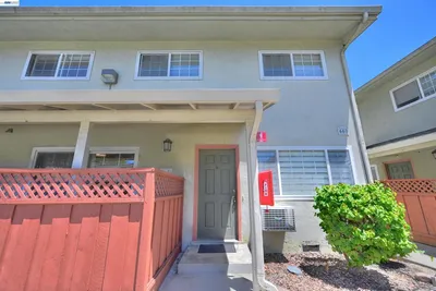 660 Fargo Ave 6
