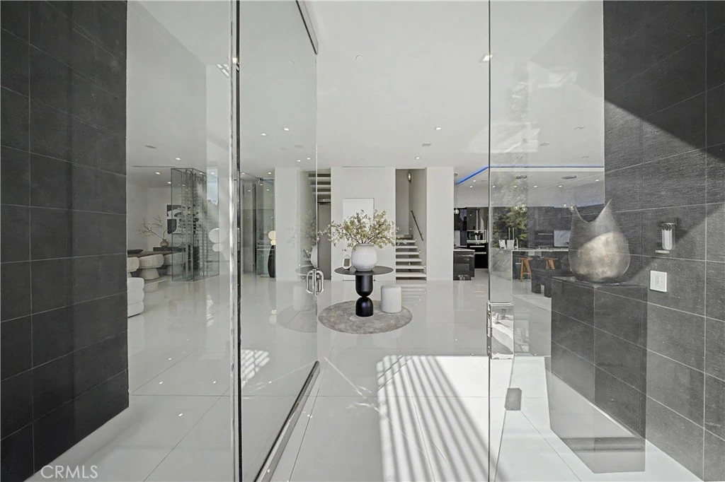 Interior 2
