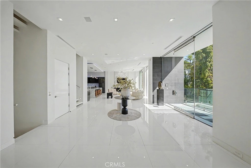 Interior 3