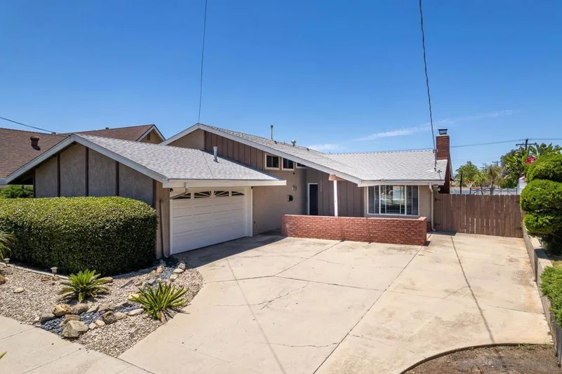 6248 Spruce Lake, San Diego, CA 92119