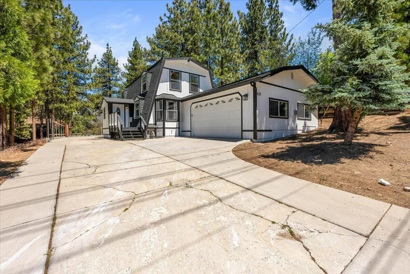 Photo 2 of 498 Division Drive