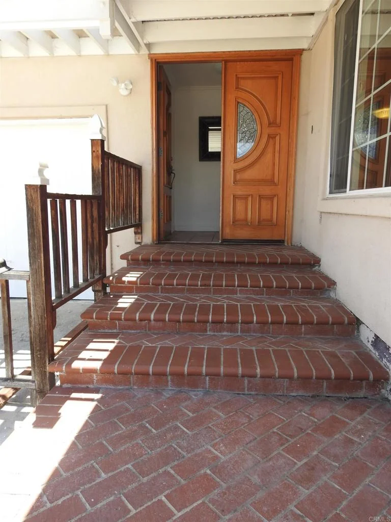 3660 King Street photo 2