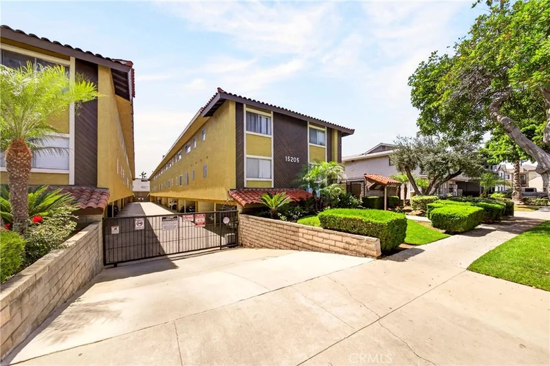 Photo 2 of 15205 S Budlong Avenue 19
