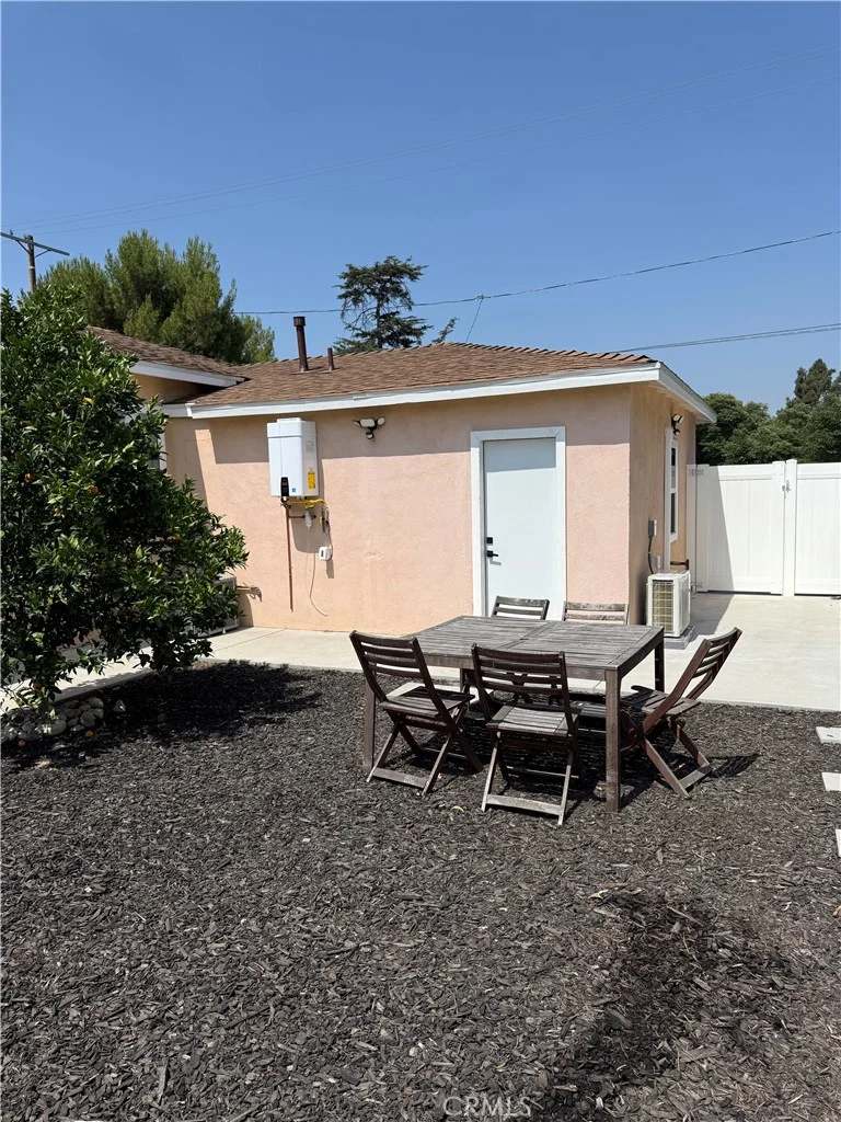 6144 Fair Ave. photo 2