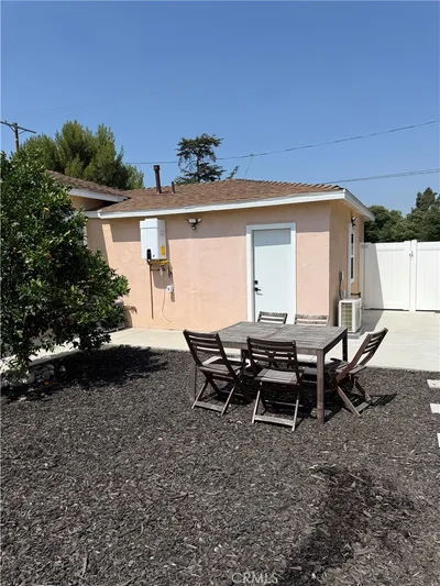 6144 Fair Ave. photo 2