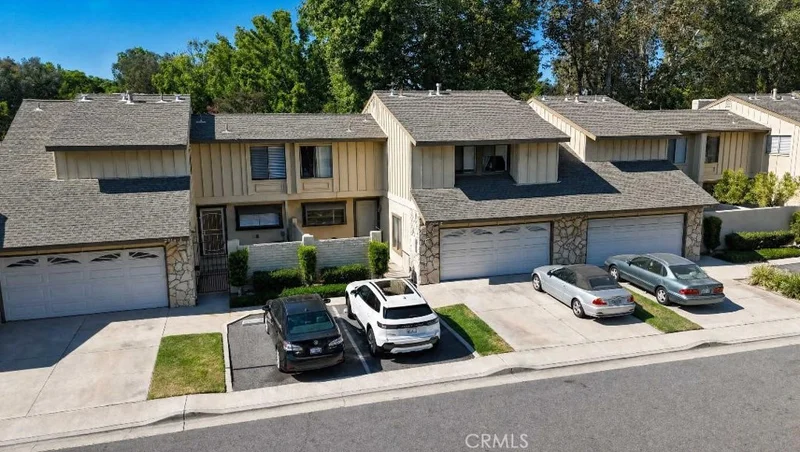Photo 2 of 2514 N Tustin E