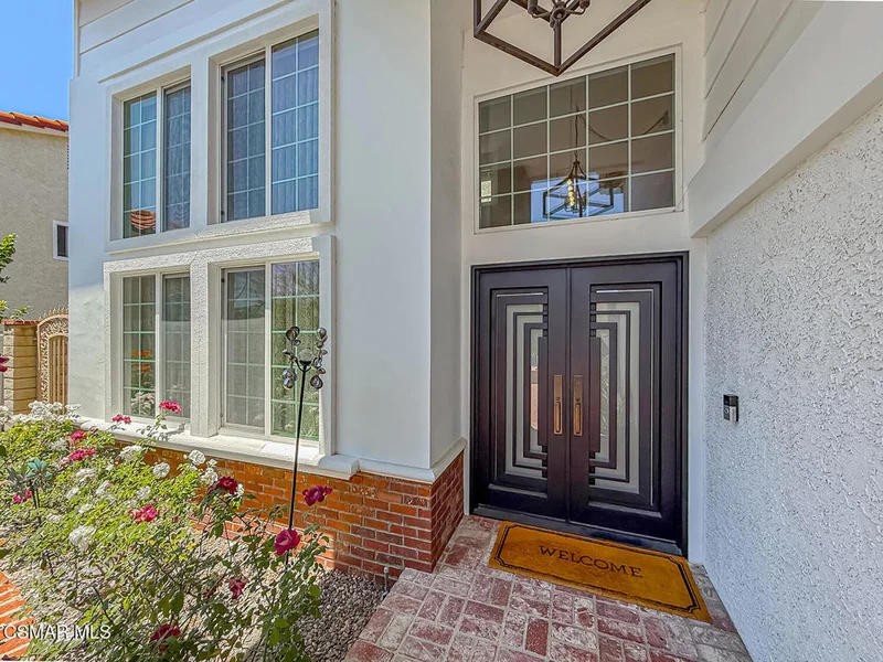 2111 Peak Place photo 2