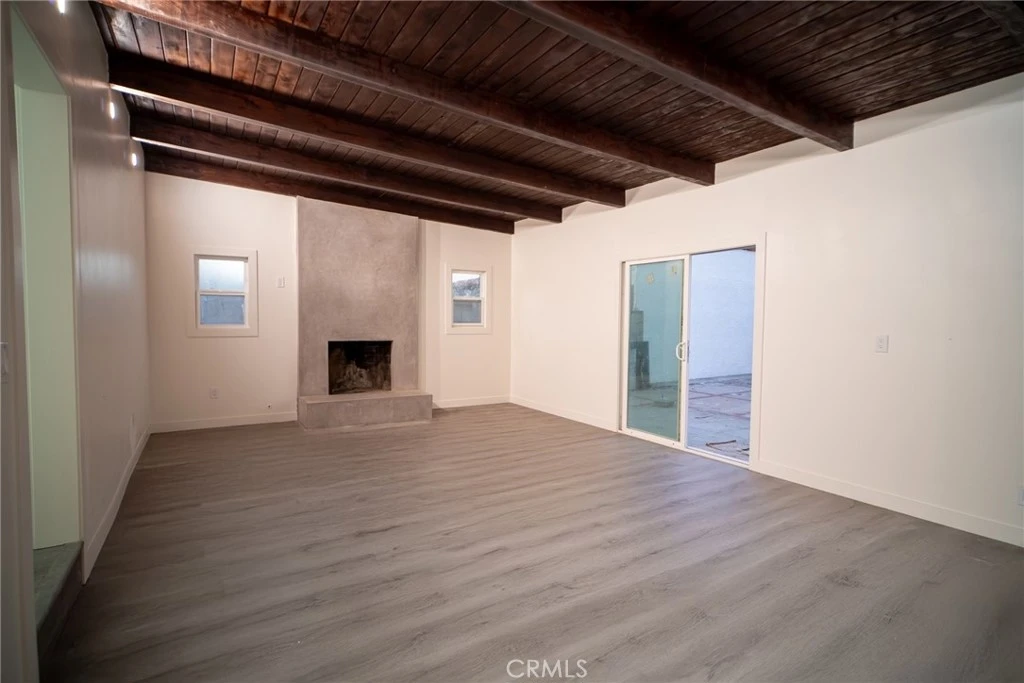 Interior 4
