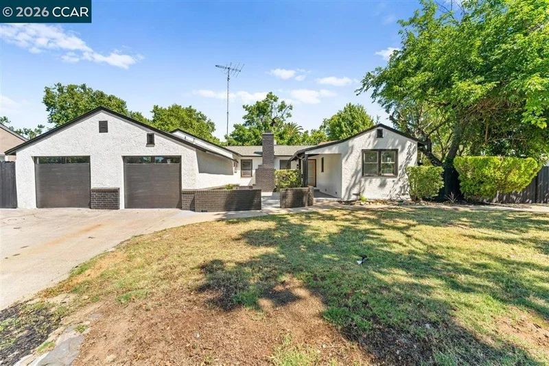 2551 Carlsbad Ave photo 2