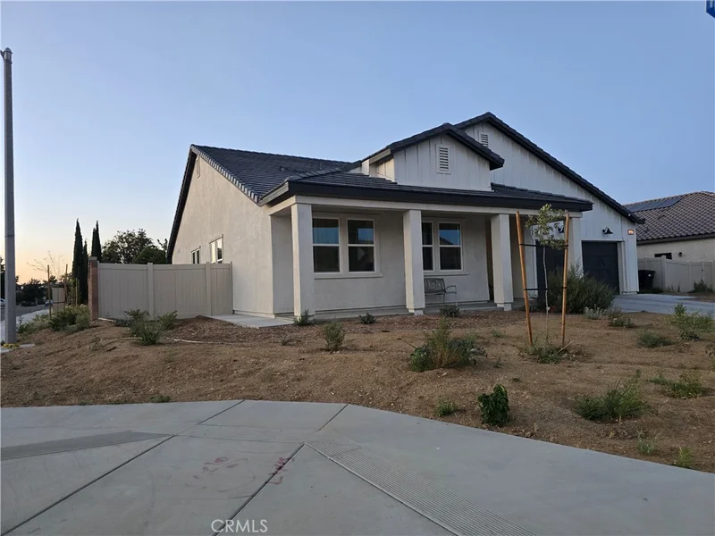 1887 Vincent Dr photo 2