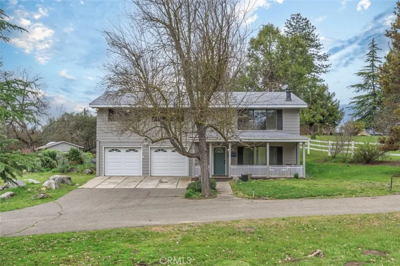 Photo 2 of 45221 Big Oak Lane