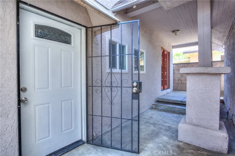3045 Charlotte photo 2