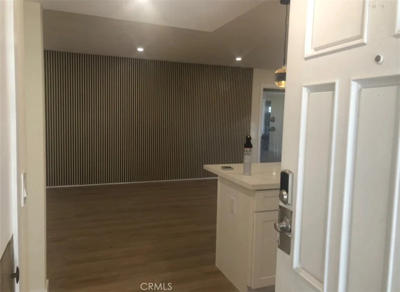 8408 MERCURY DR photo 2