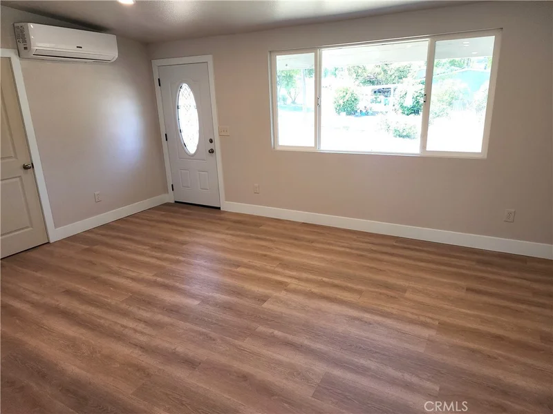 13 Meadowview photo 2