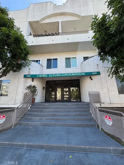 6828 Laurel Canyon Boulevard 211