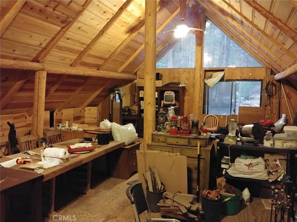Interior 4
