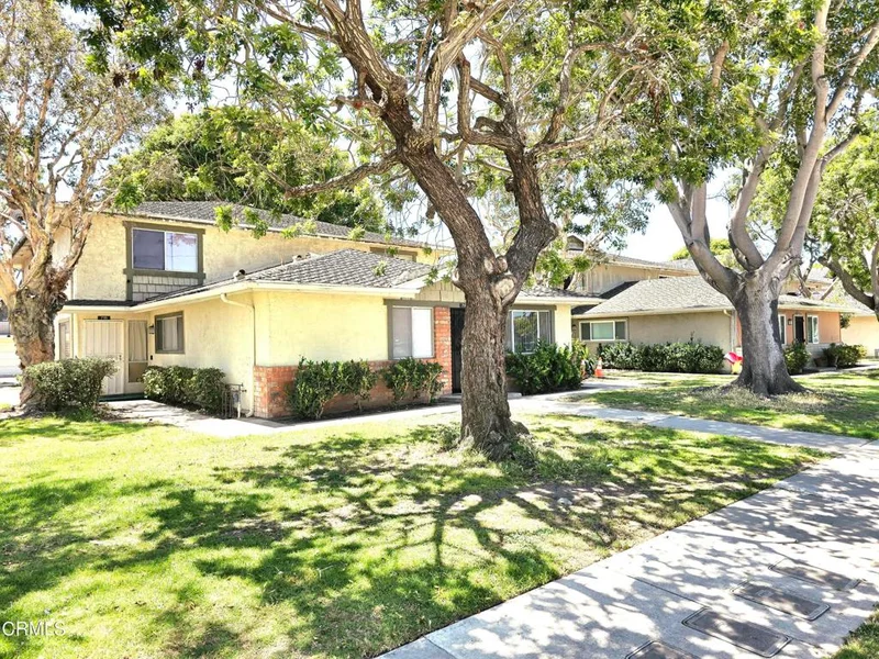 718 W Hemlock Street, Port Hueneme, CA 93041