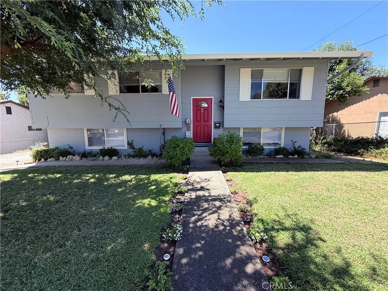 23 Las Plumas Way