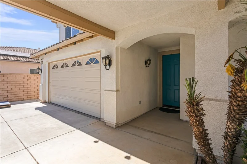 28399 Northmoore Place photo 2