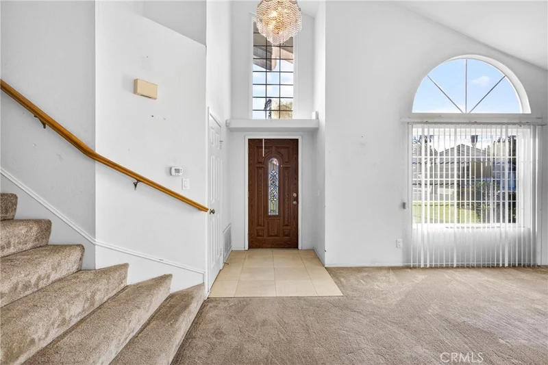6727 Hawkley Drive photo 2