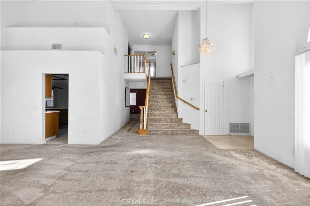 Interior 4