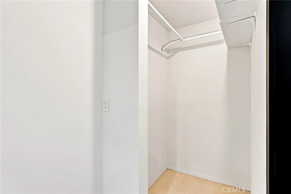 Interior 4