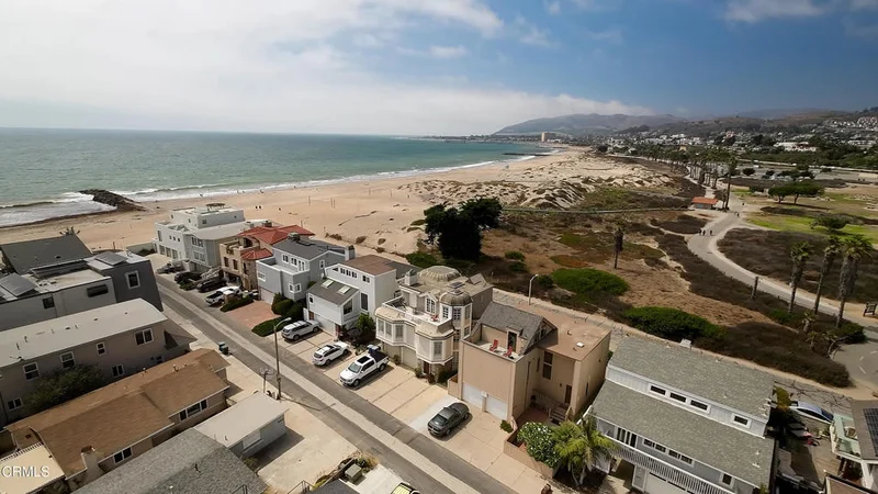 945 Sharon Lane