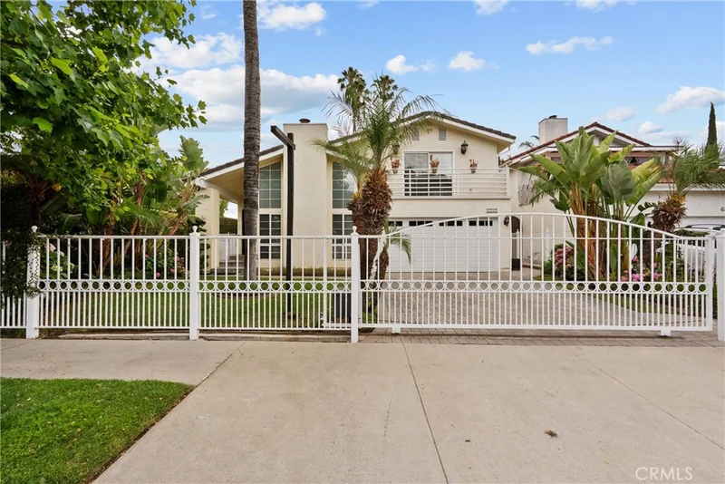 6325 Yolanda photo 2